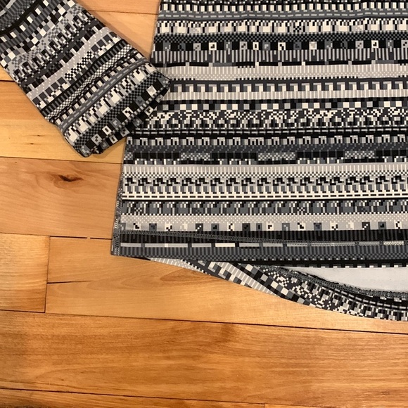 Women's Nike Pro Dry Fit Half Zip Pull Over - Grey and Black - Size Medium - Picture 5 of 10